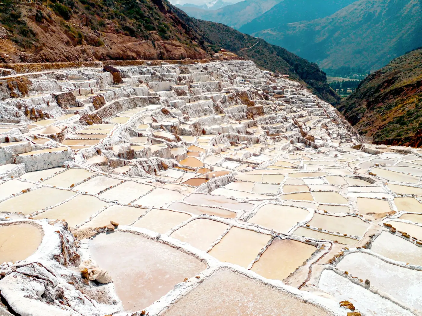 Salineras de Maras, andenes de sal en el Valle Sagrado, Cusco