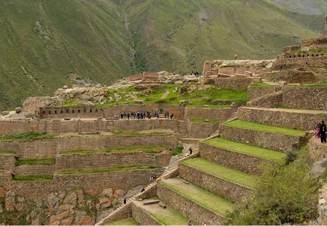 Ruinas de Pisac en el Valle Sagrado, Perú