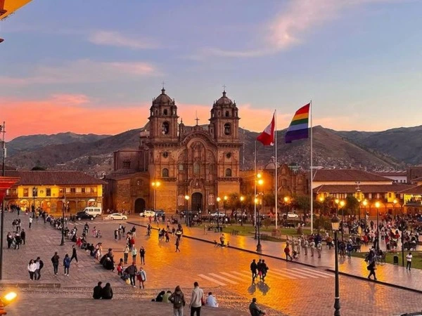 destination-card-image